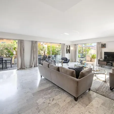 -clr- Stunning With Terrace *