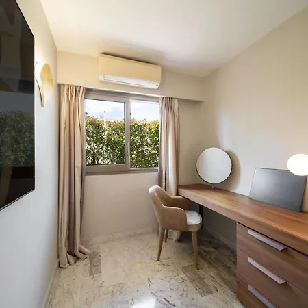 Apartment -clr- Stunning With Terrace